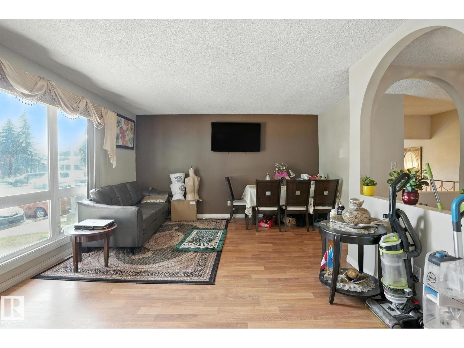 9963 171 Ave NW - 9