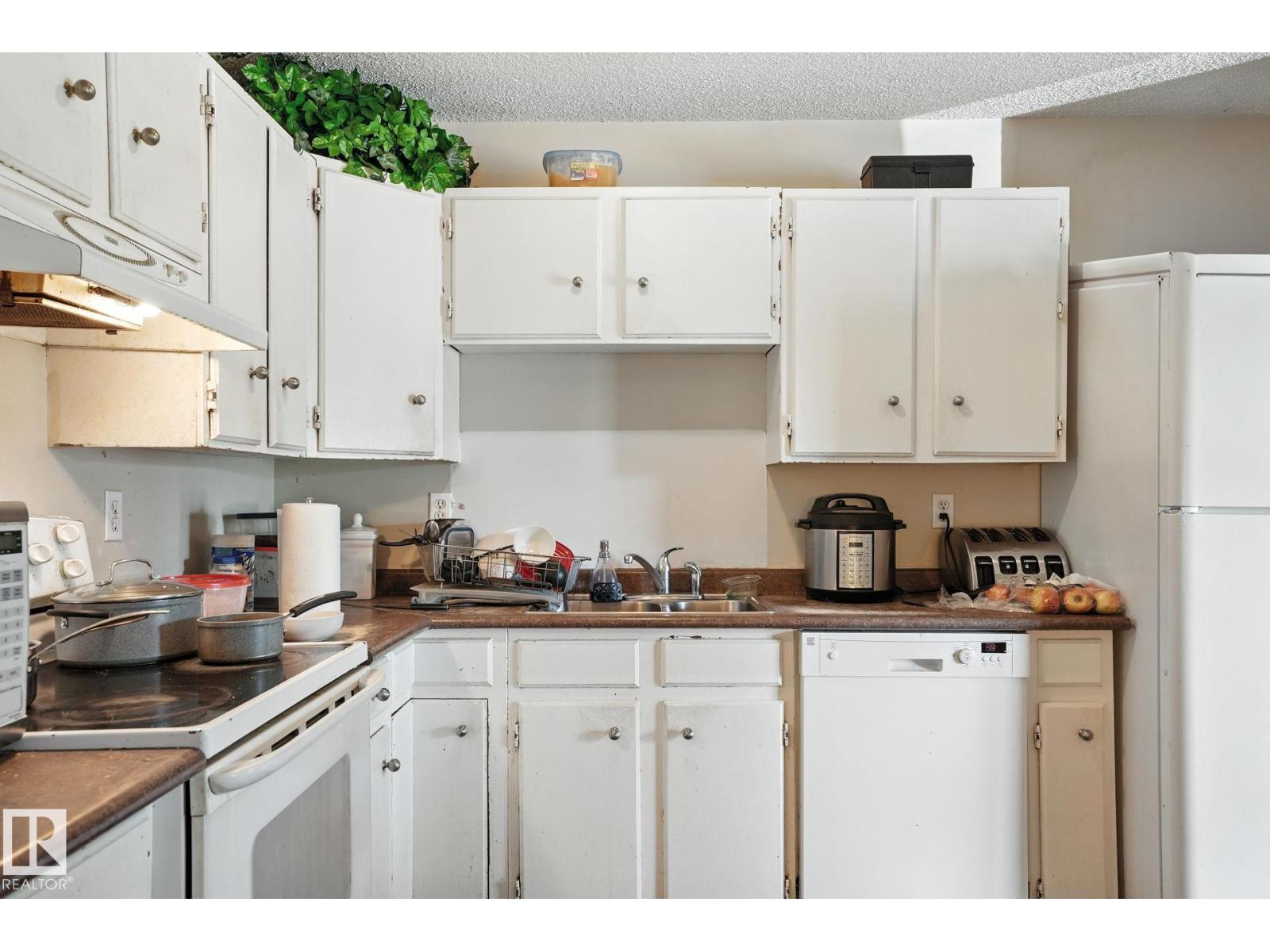 9963 171 Ave NW - 8