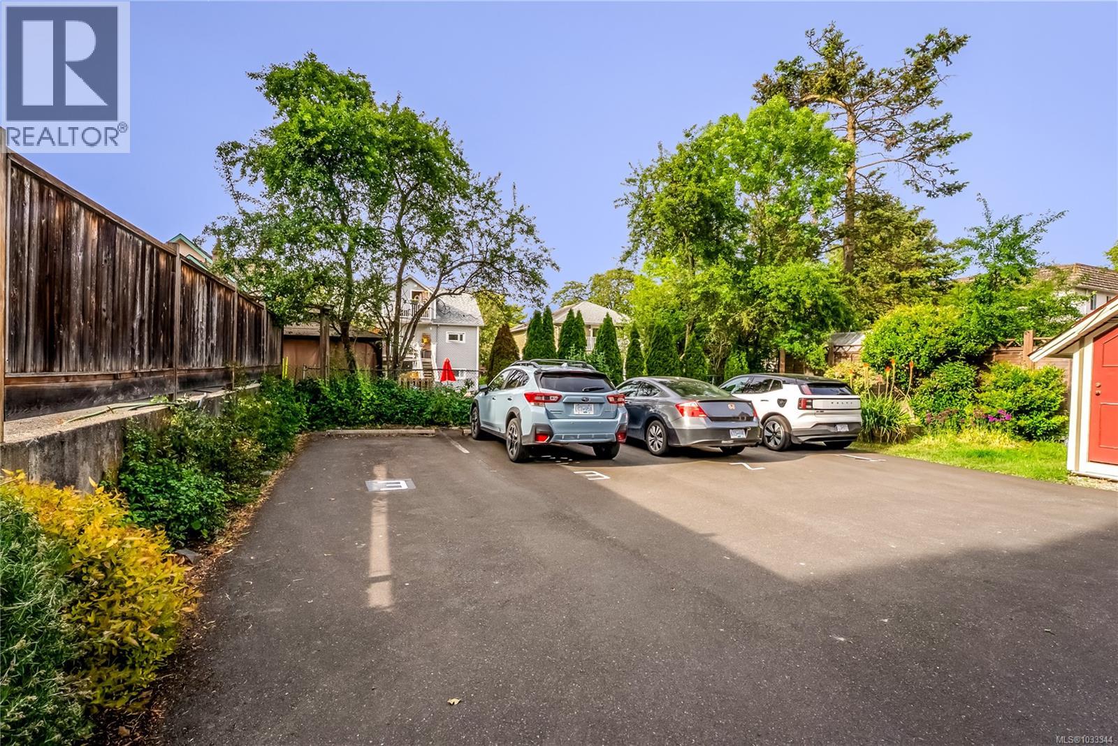 3 1376 Pandora Avenue, Victoria