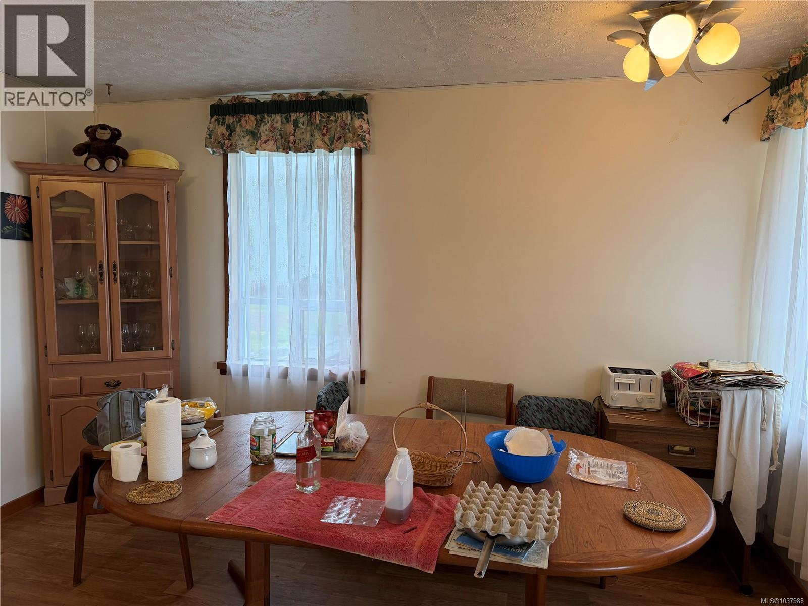 7385 Market St - 11