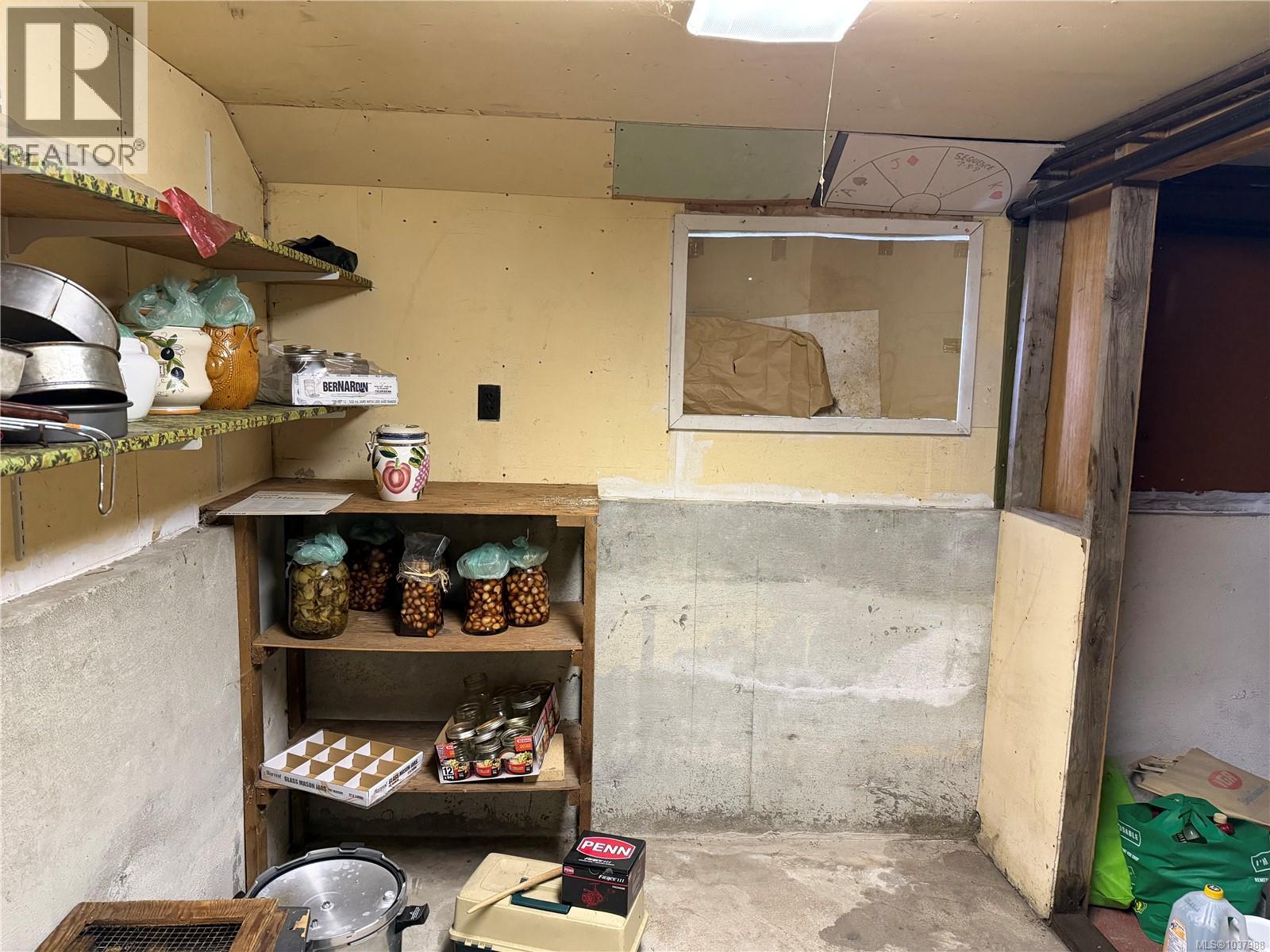 7385 Market St - 23