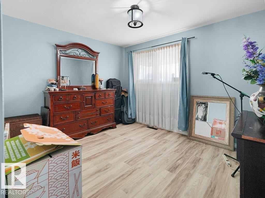 6324 132 AV NW - 11