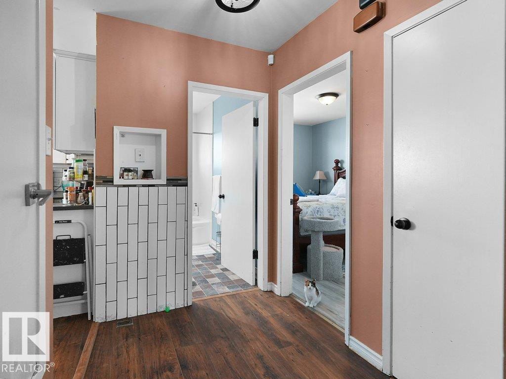 6324 132 AV NW - 16
