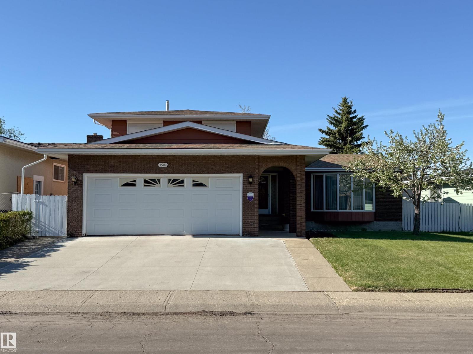 8509 39B AV NW - 1