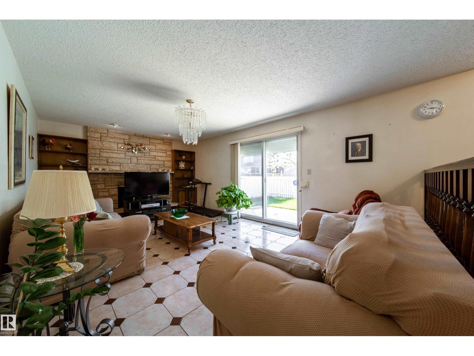 8509 39B AV NW - 20
