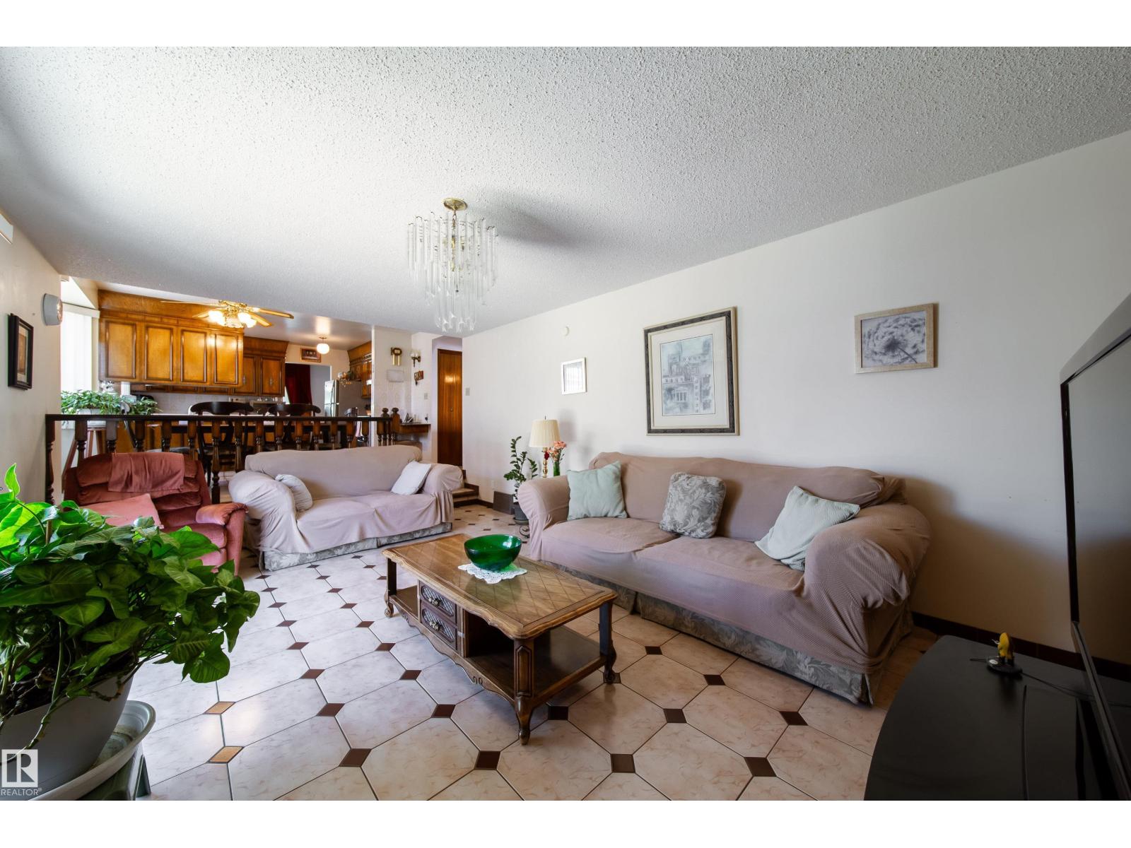 8509 39B AV NW - 21