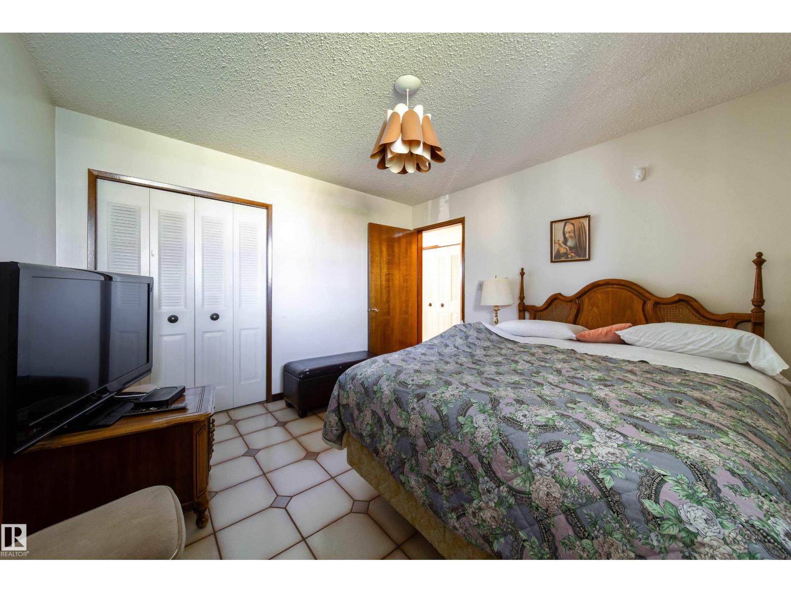 8509 39B AV NW - 26