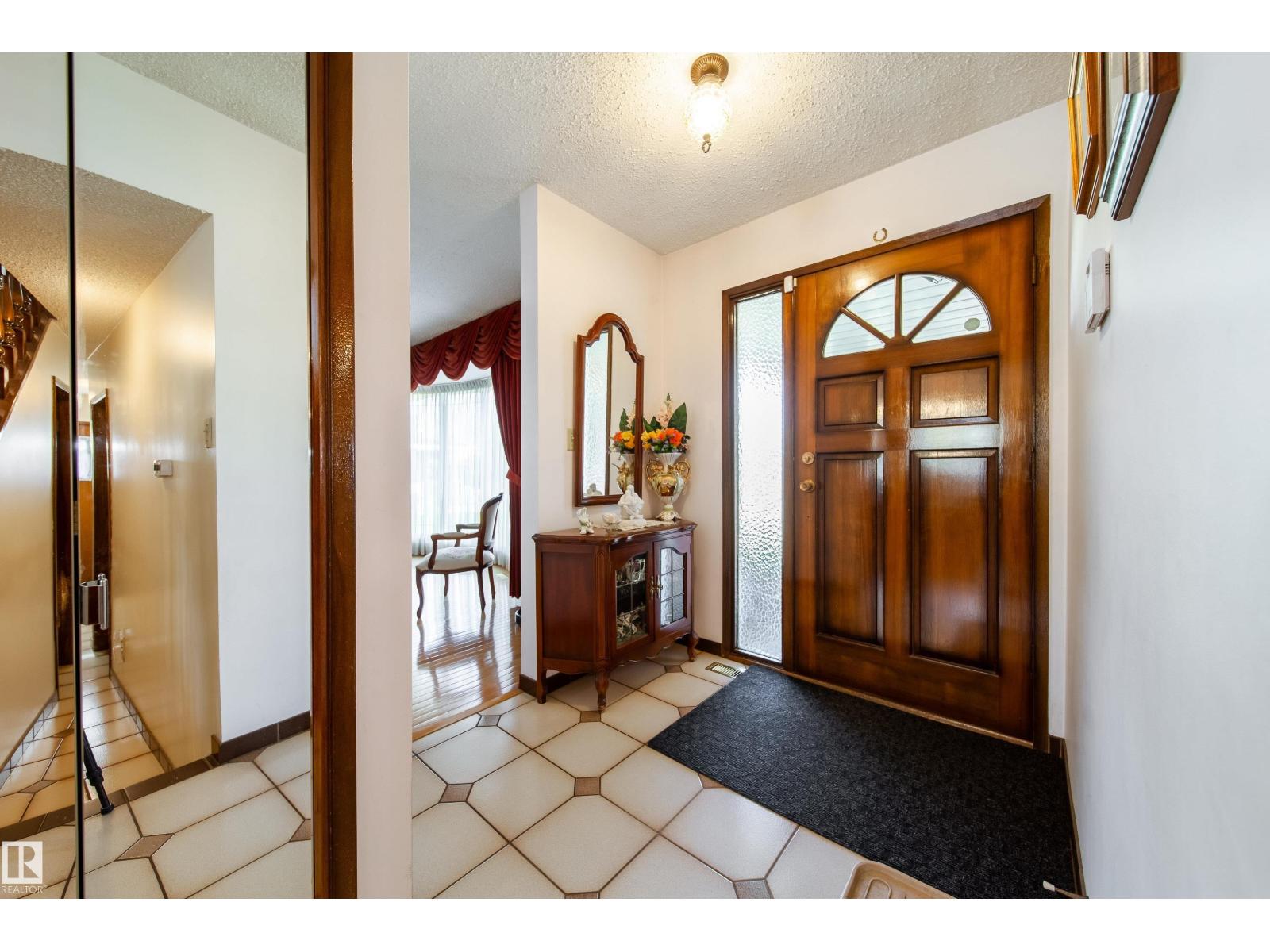 8509 39B AV NW - 3