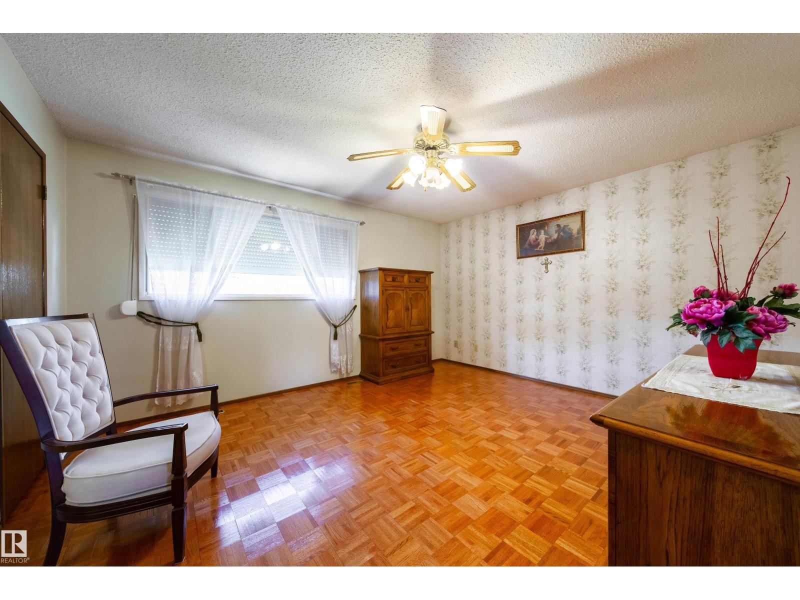 8509 39B AV NW - 36