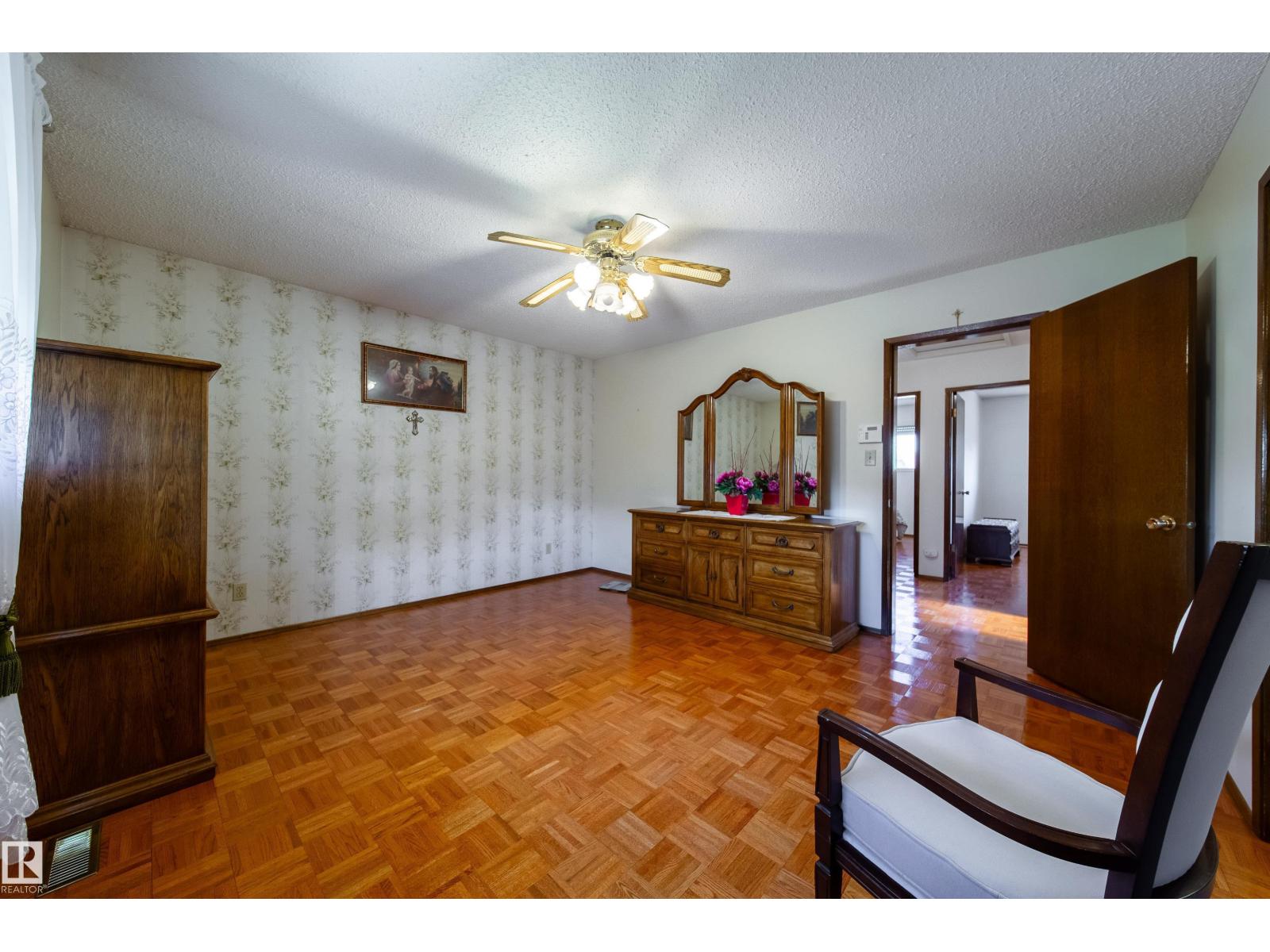8509 39B AV NW - 38