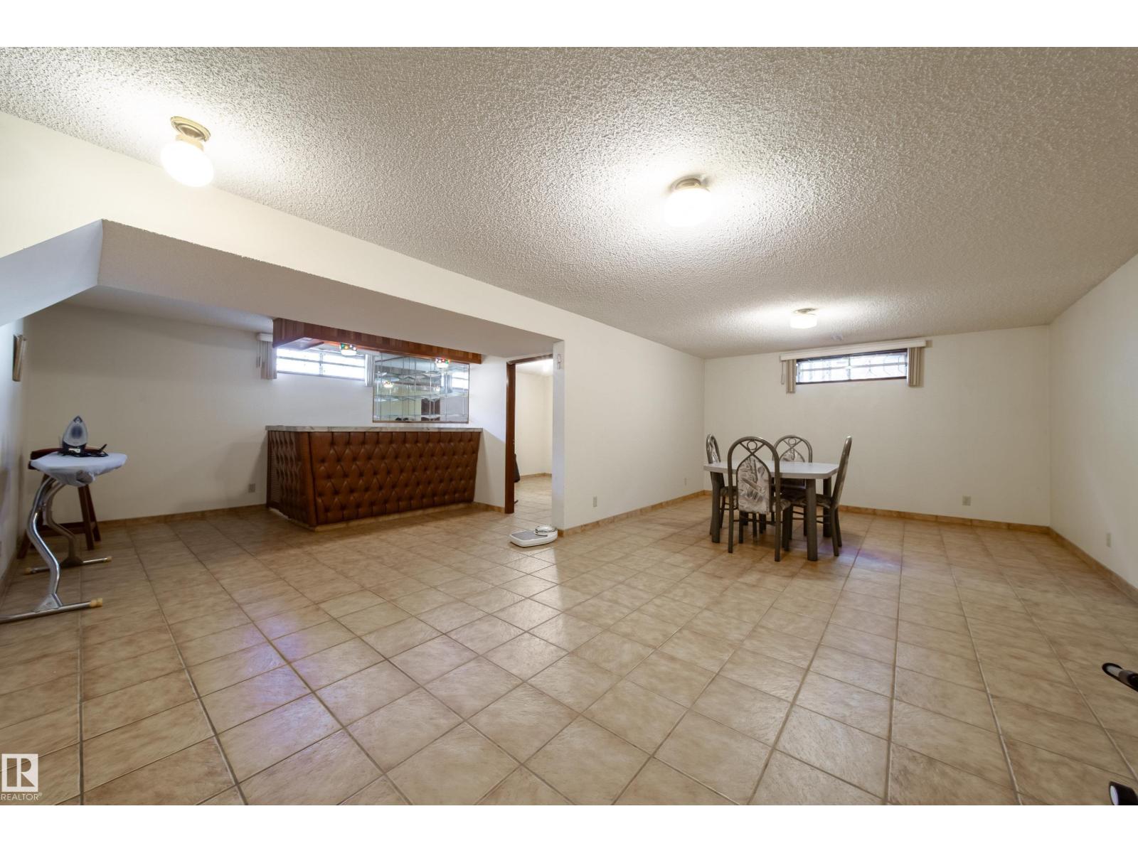 8509 39B AV NW - 47