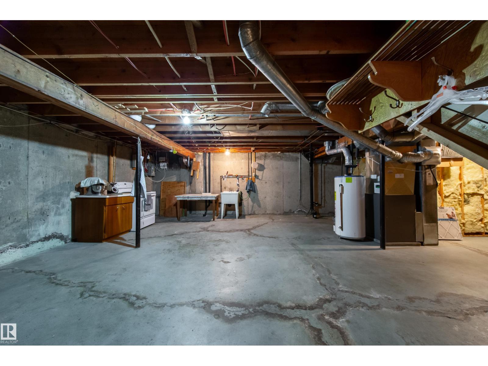 8509 39B AV NW - 50