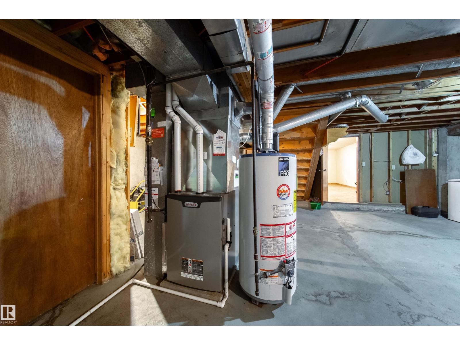 8509 39B AV NW - 52