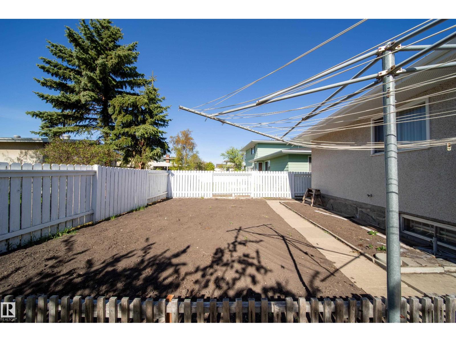 8509 39B AV NW - 55