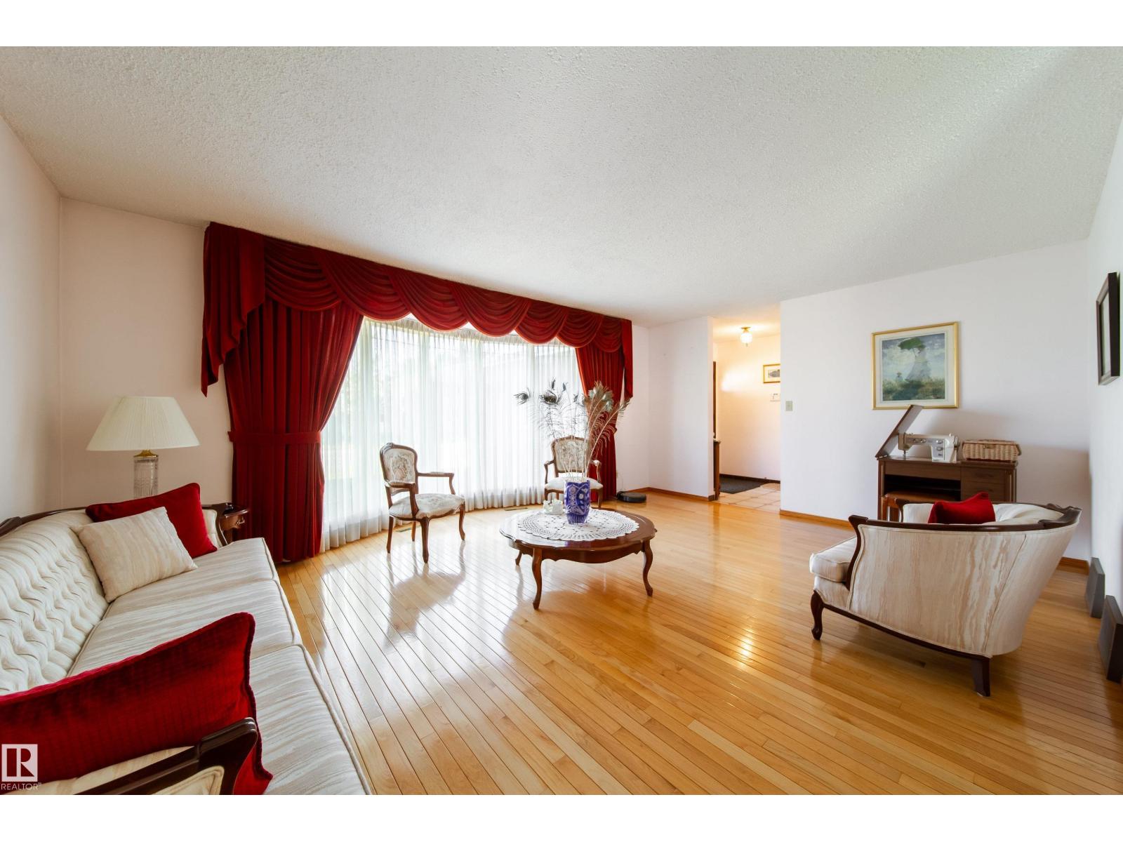 8509 39B AV NW - 7