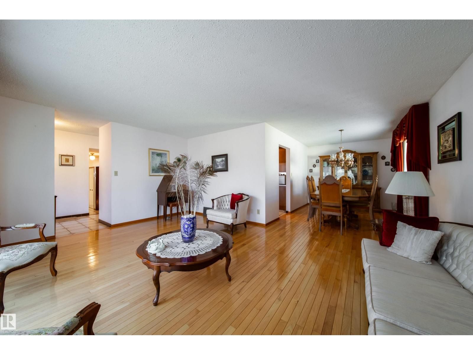 8509 39B AV NW - 8