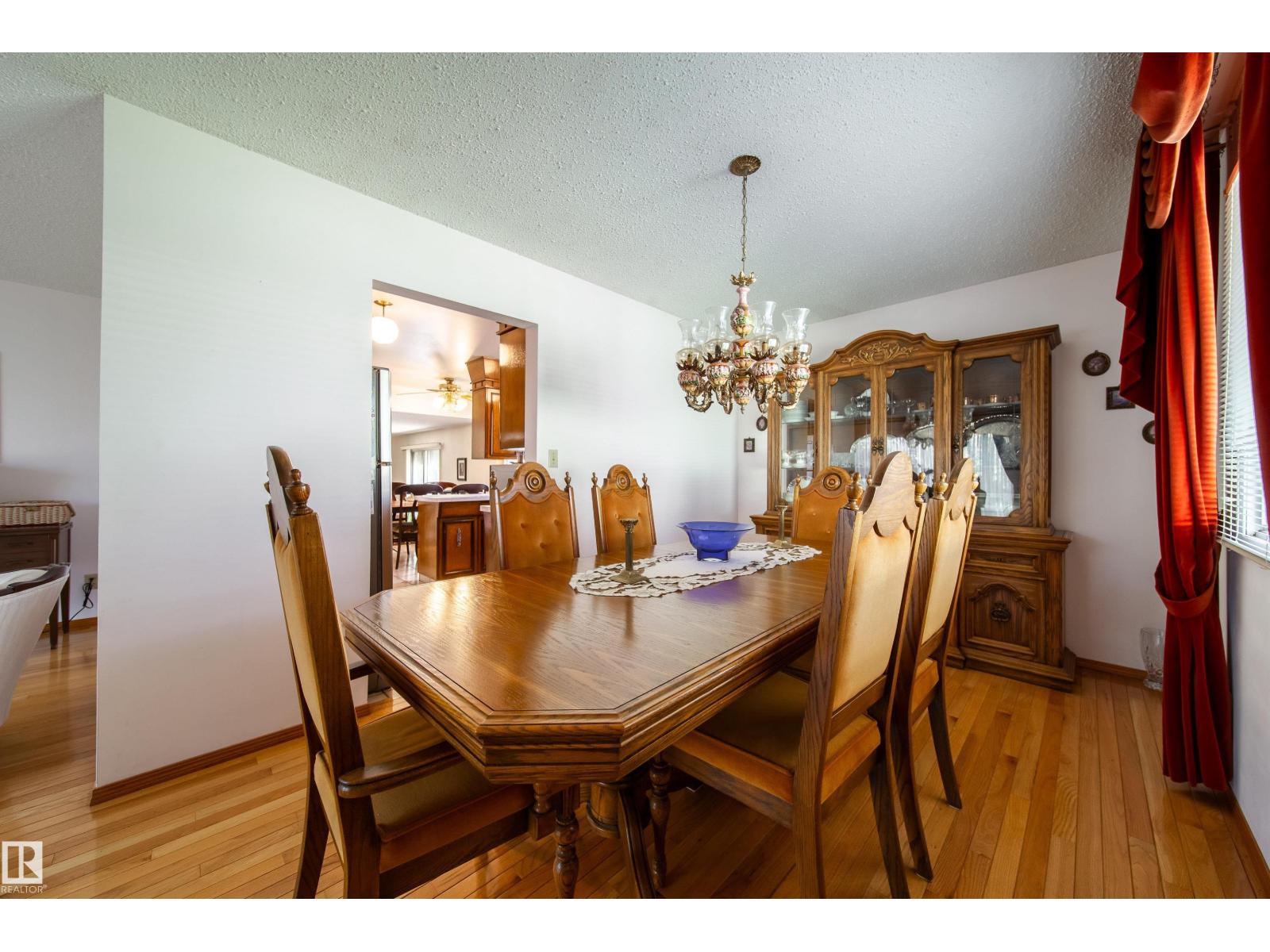 8509 39B AV NW - 9