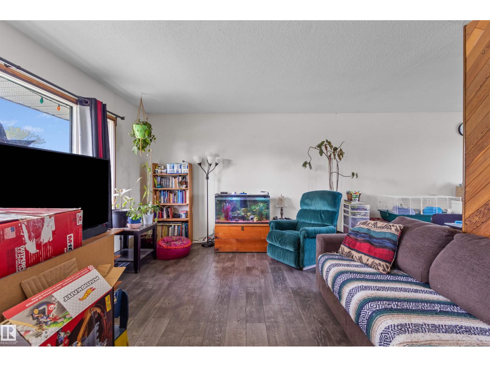 4916 54A AV — photo 6