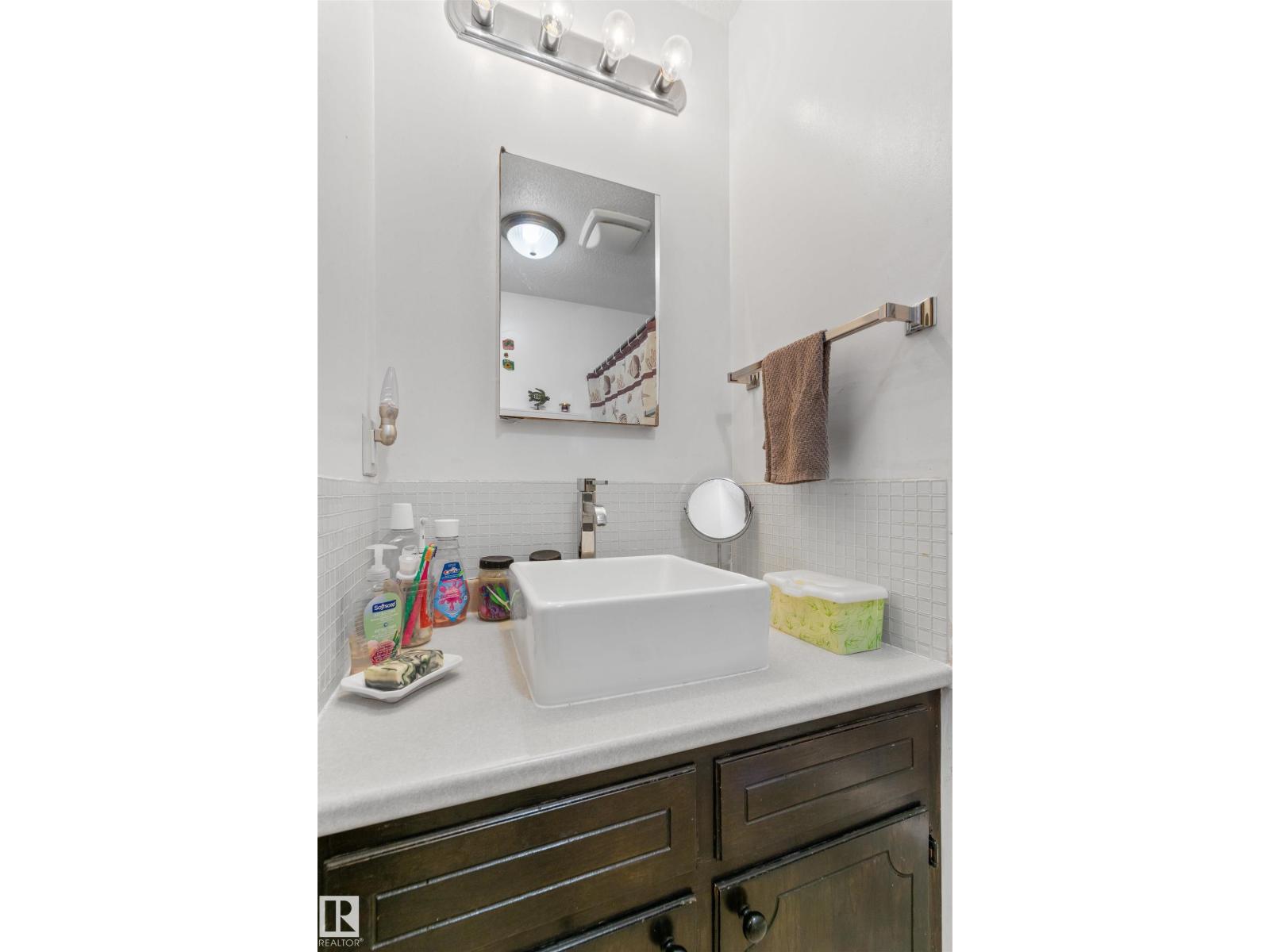 4916 54A AV — photo 12