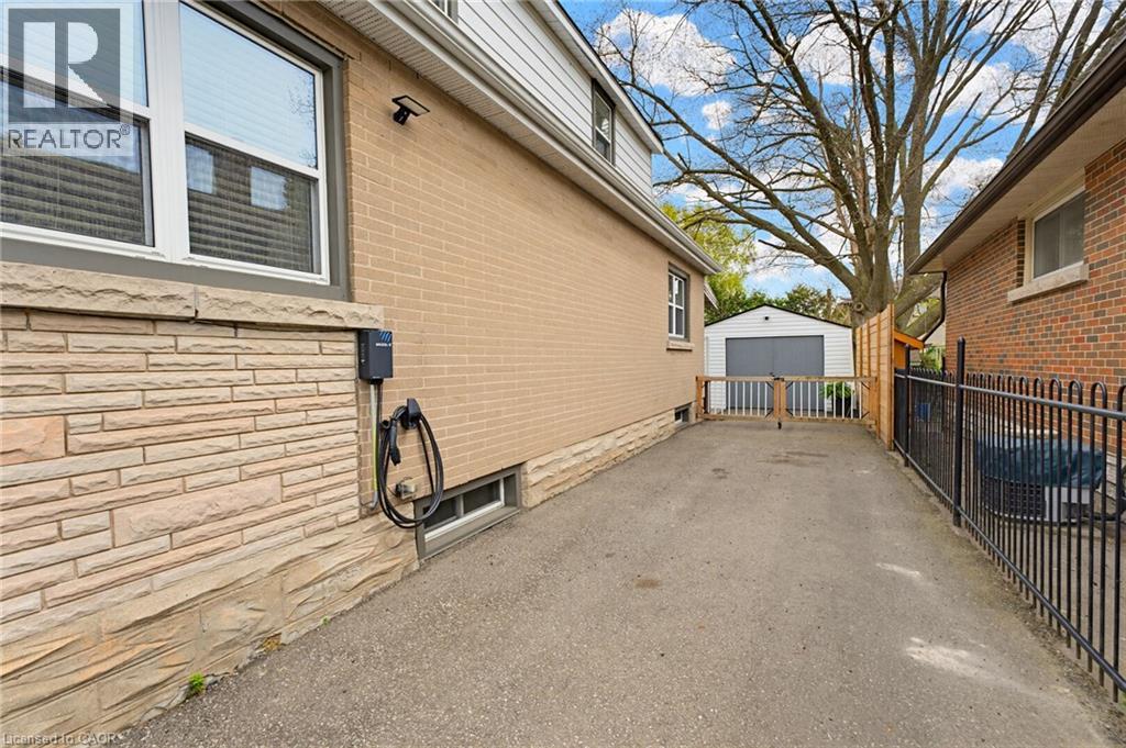 60 AVENUE Road - 24