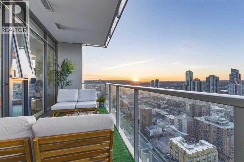 #2402 930 16 Avenue SW - 17