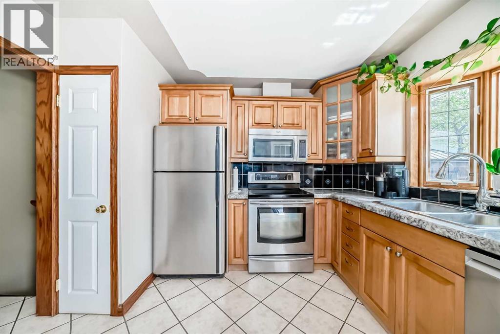 4039 5 Avenue SW - 4