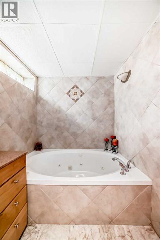 4039 5 Avenue SW - 30
