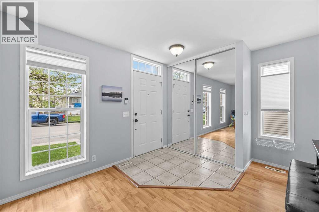 99 Hidden Crescent NW - Image 3