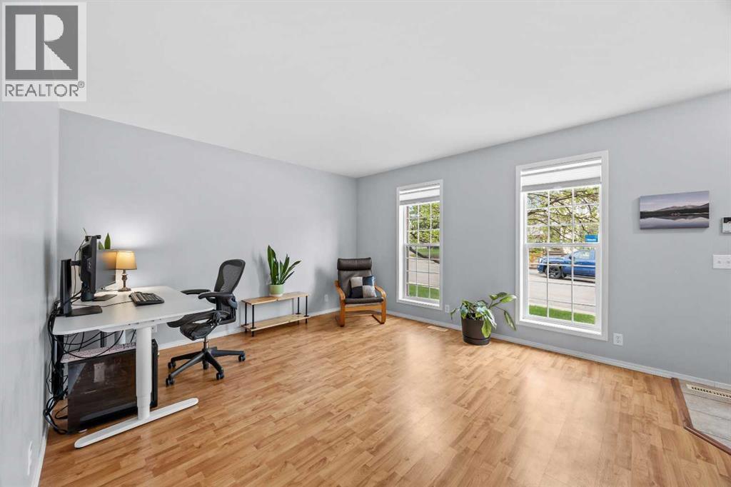 99 Hidden Crescent NW - 7