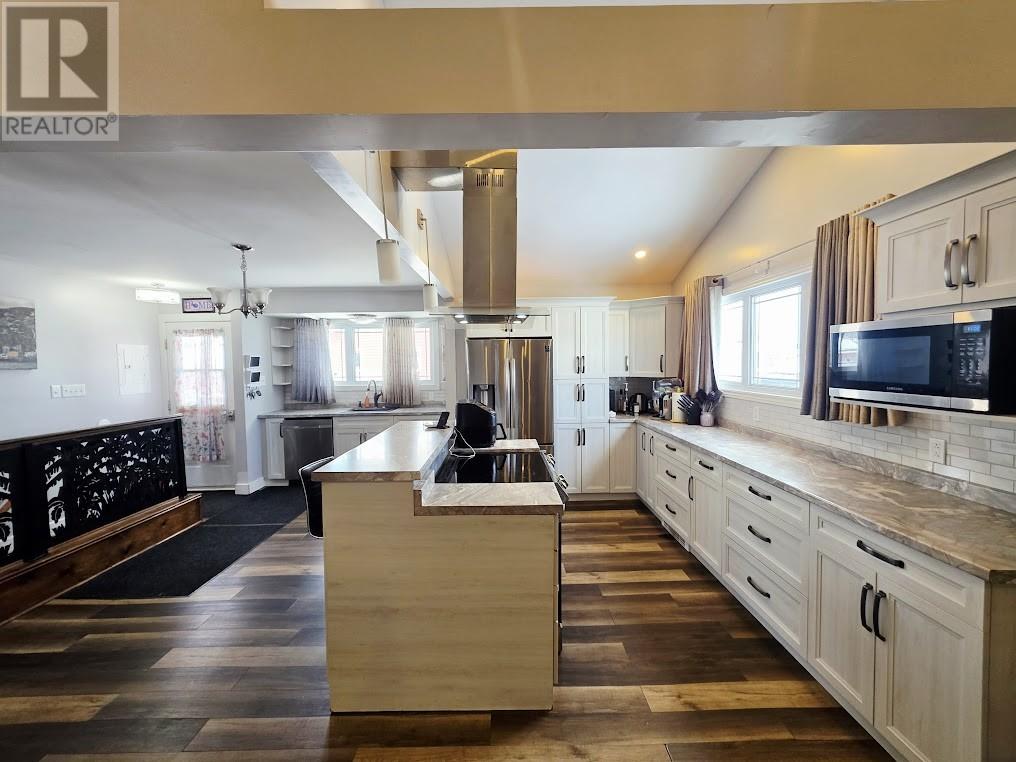 800 Balsam Crescent - 6