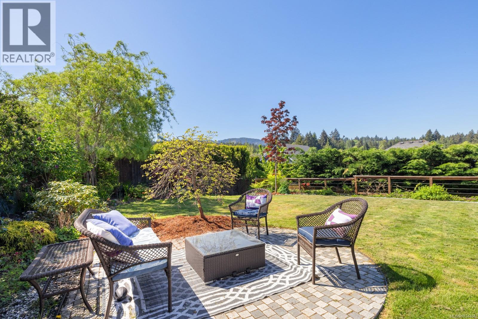 880 Pratt Rd, Mill Bay