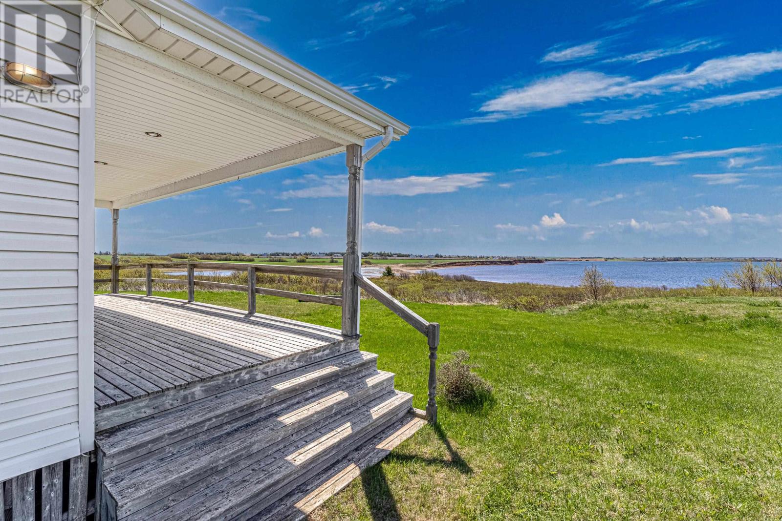 212 BASINVIEW Crescent - 3