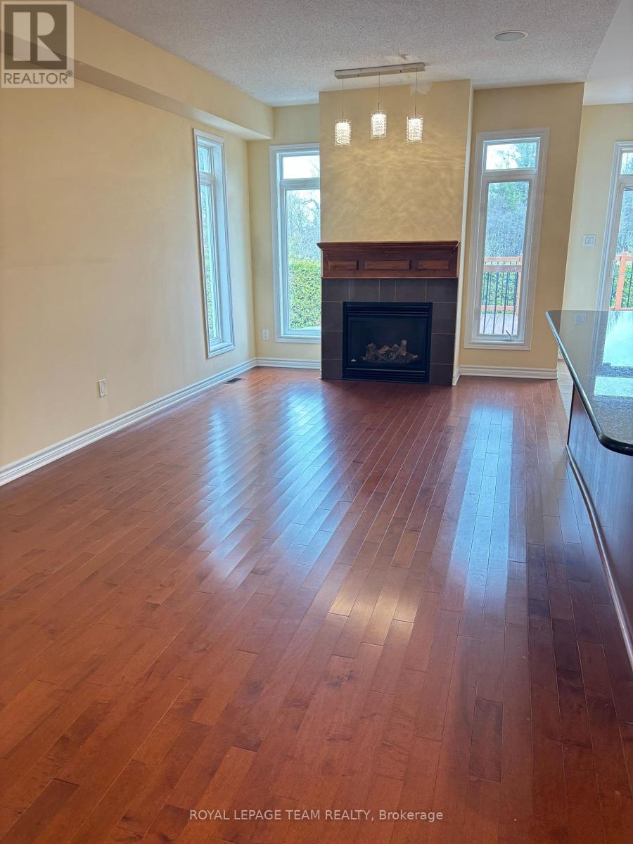 449 FOXHALL WAY - 13