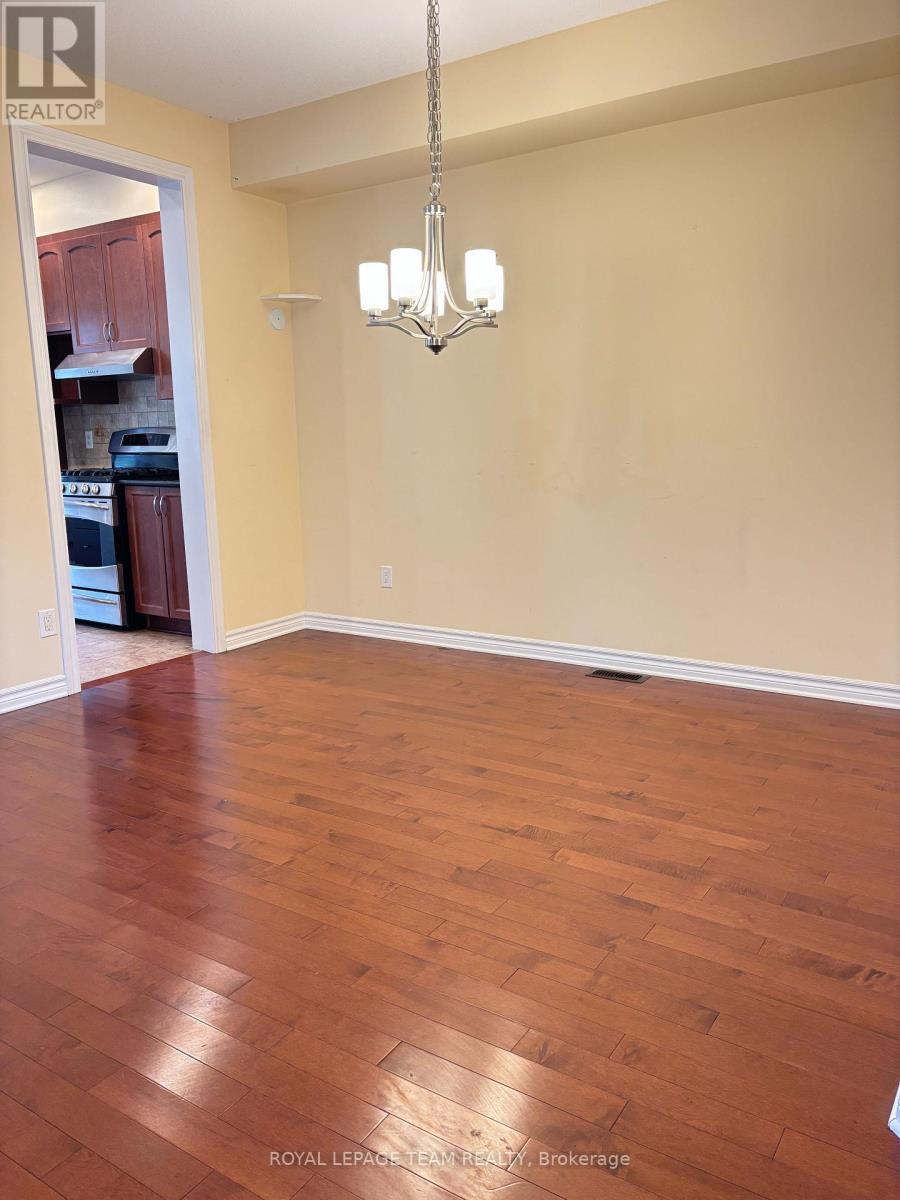 449 FOXHALL WAY - 12