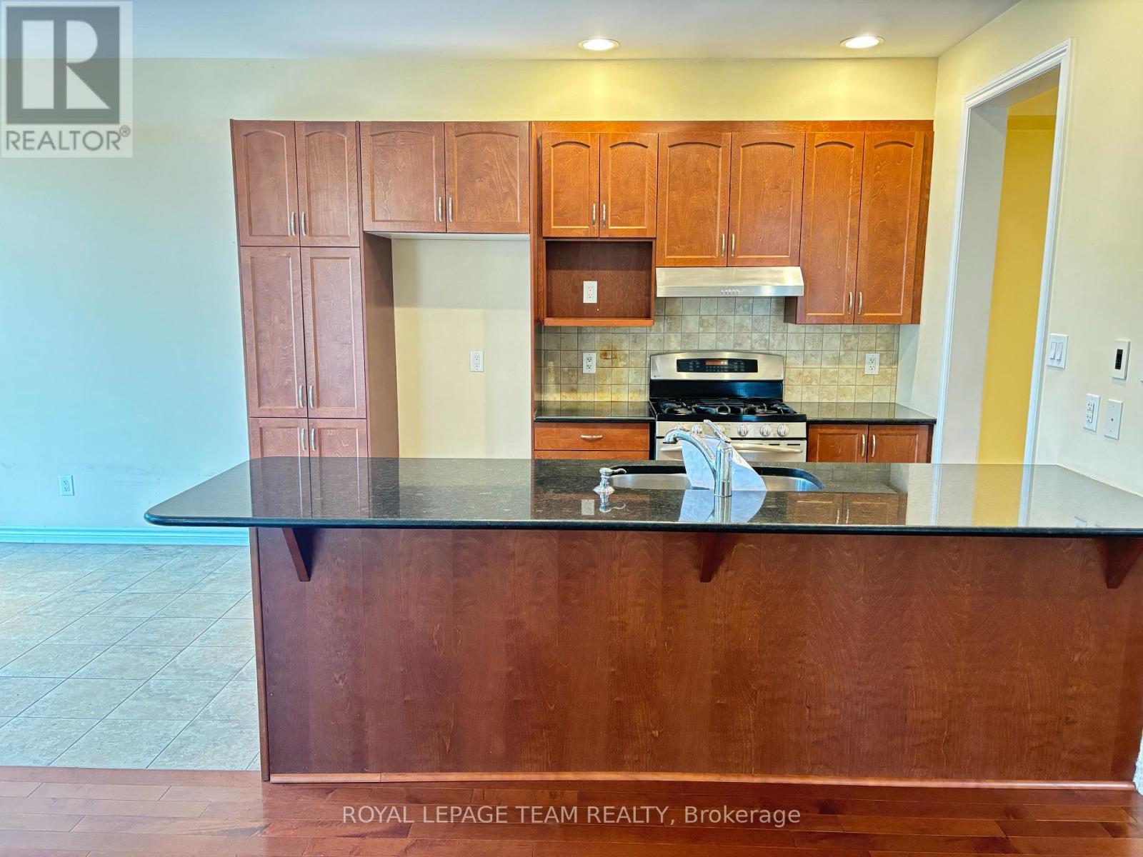 449 FOXHALL WAY - 8