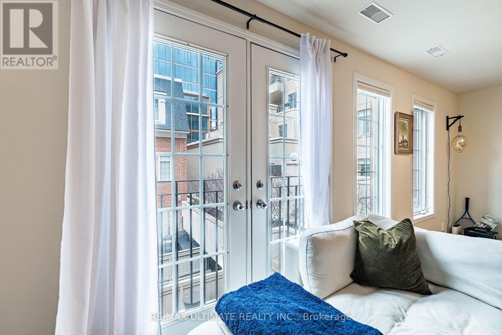 11 NIAGARA STREET - 49