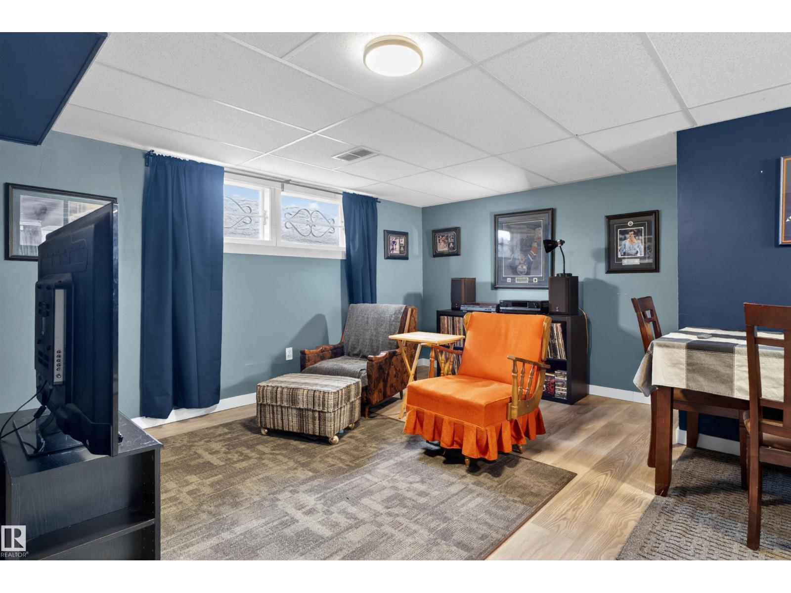 12040 76 ST NW - 16