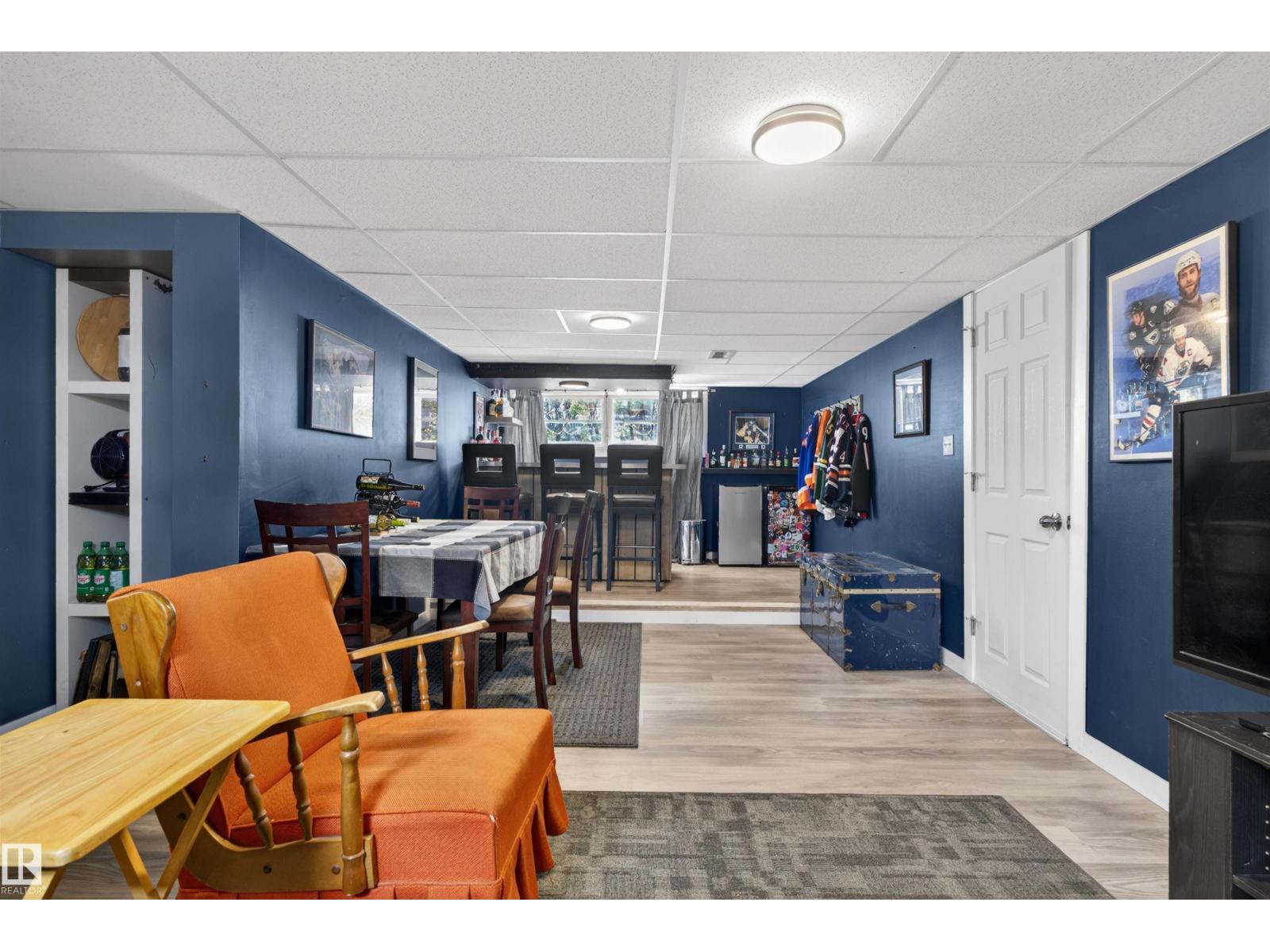 12040 76 ST NW - 18