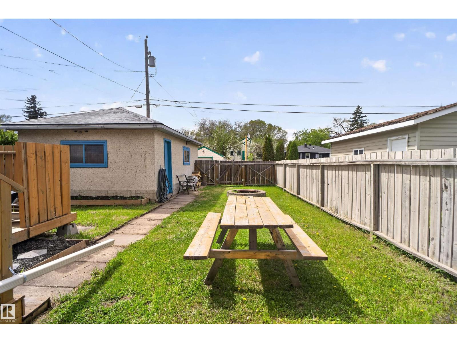 12040 76 ST NW - 30