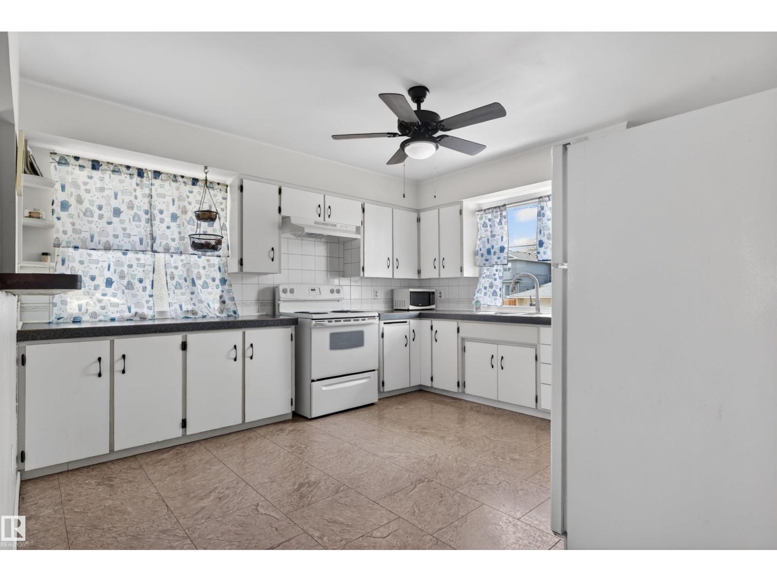 12040 76 ST NW - 7