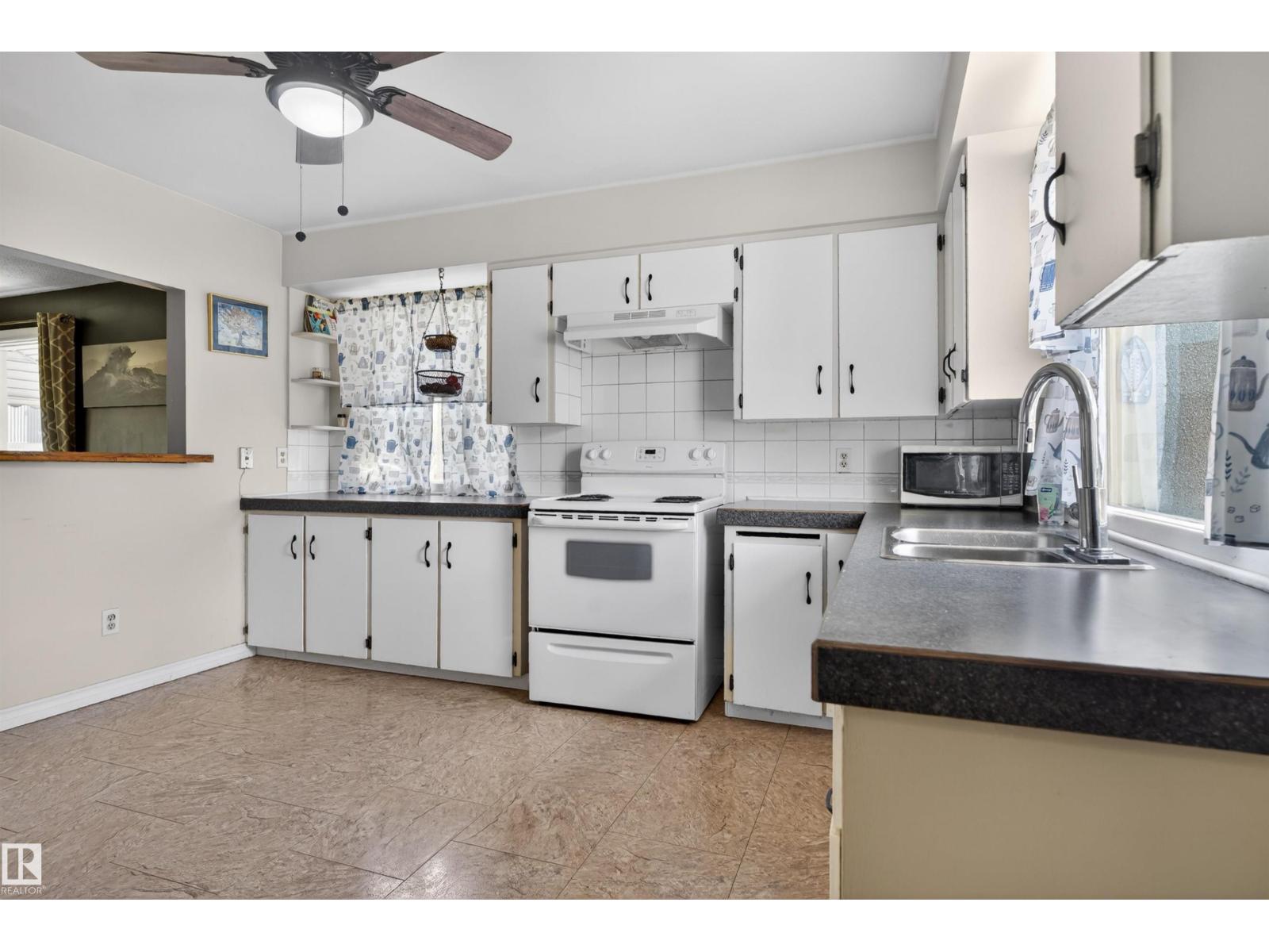 12040 76 ST NW - 9