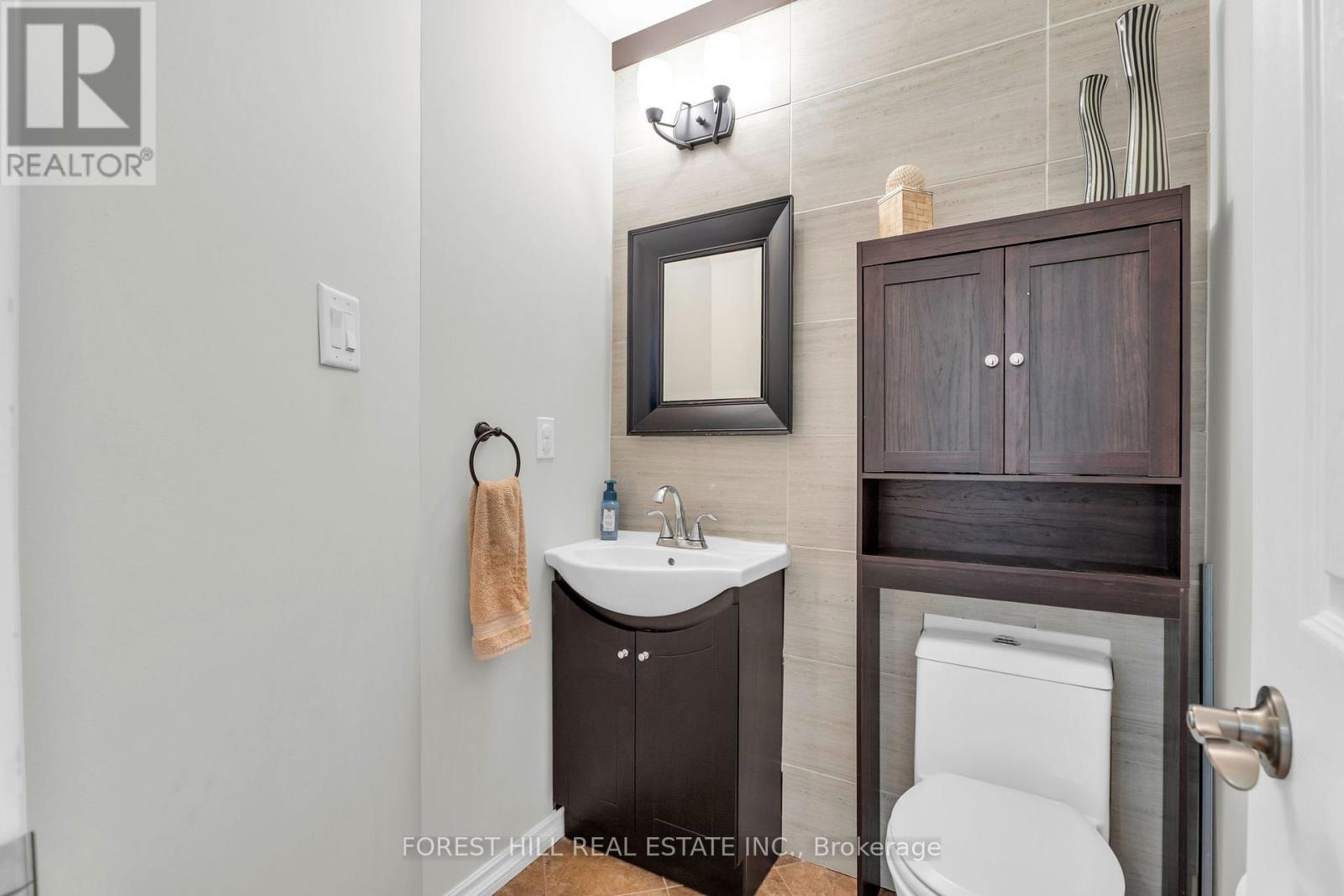 52 MCMURCHY AVENUE S - 15