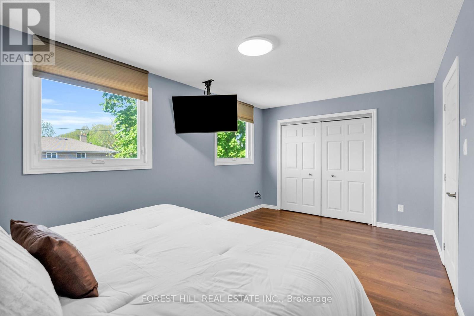 52 MCMURCHY AVENUE S - 20