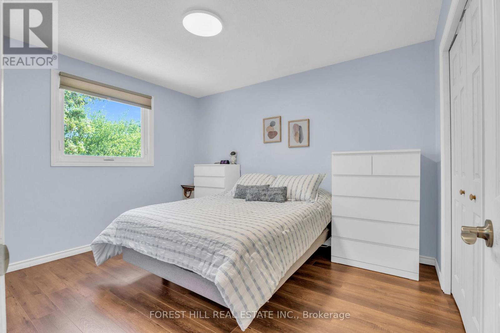 52 MCMURCHY AVENUE S - 21