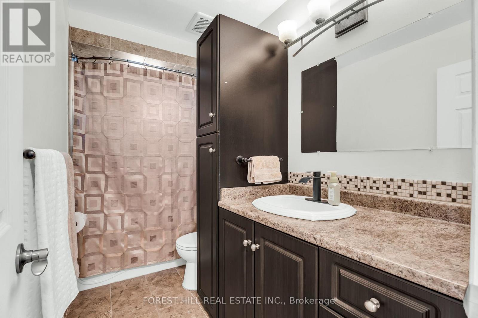 52 MCMURCHY AVENUE S - 23