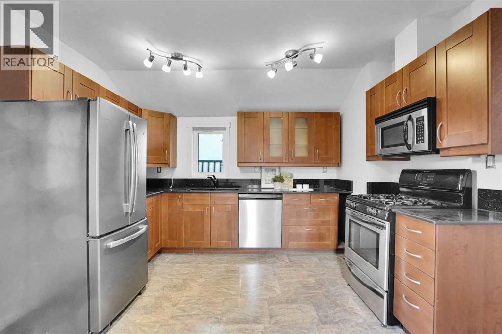 614 19 Avenue NW - 20