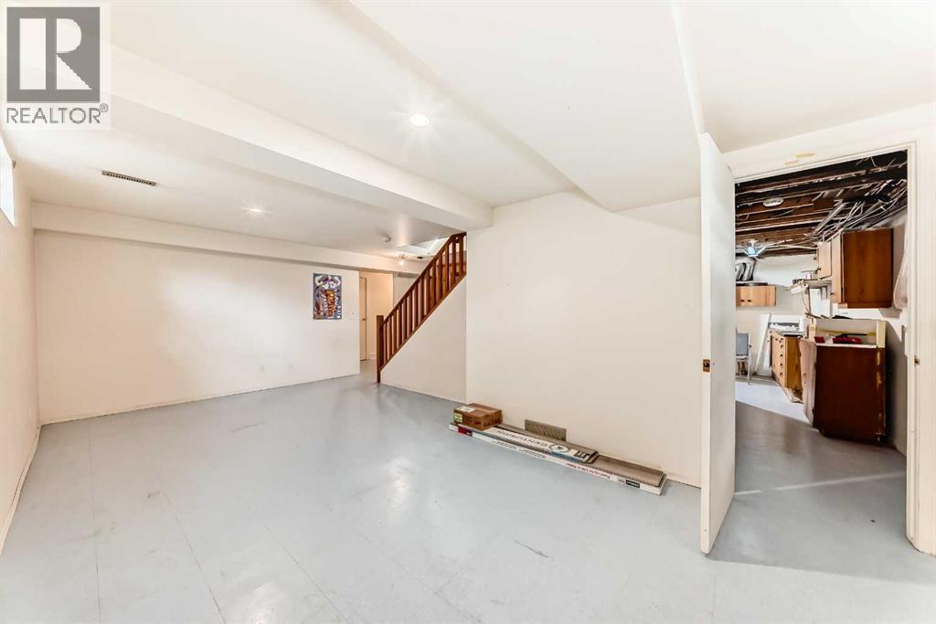 2518 21 Street SW - 33