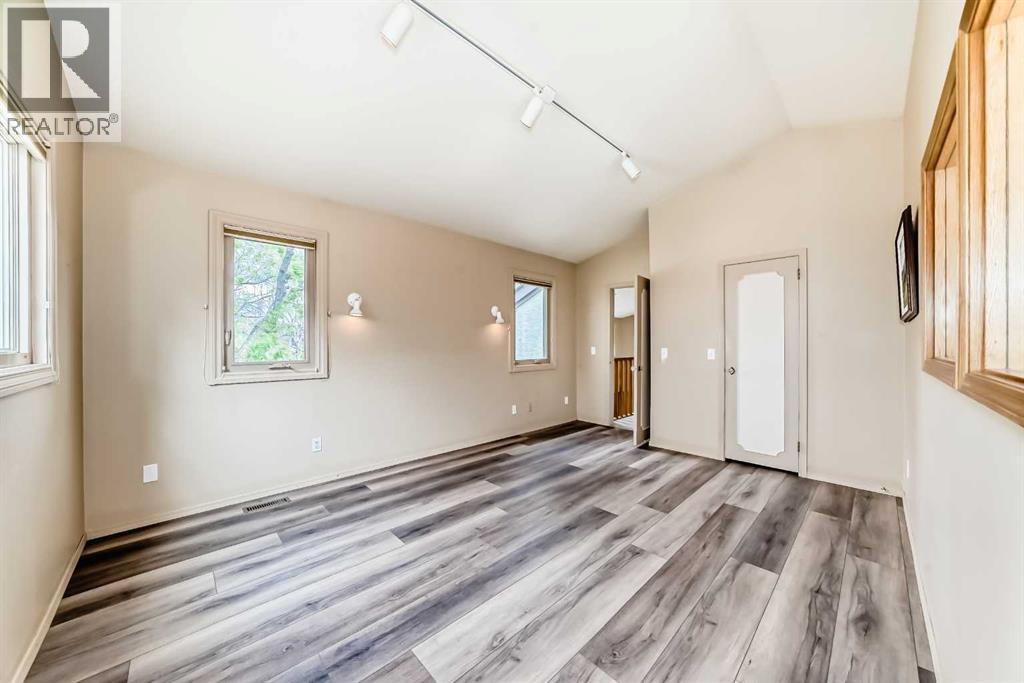 2518 21 Street SW - 26