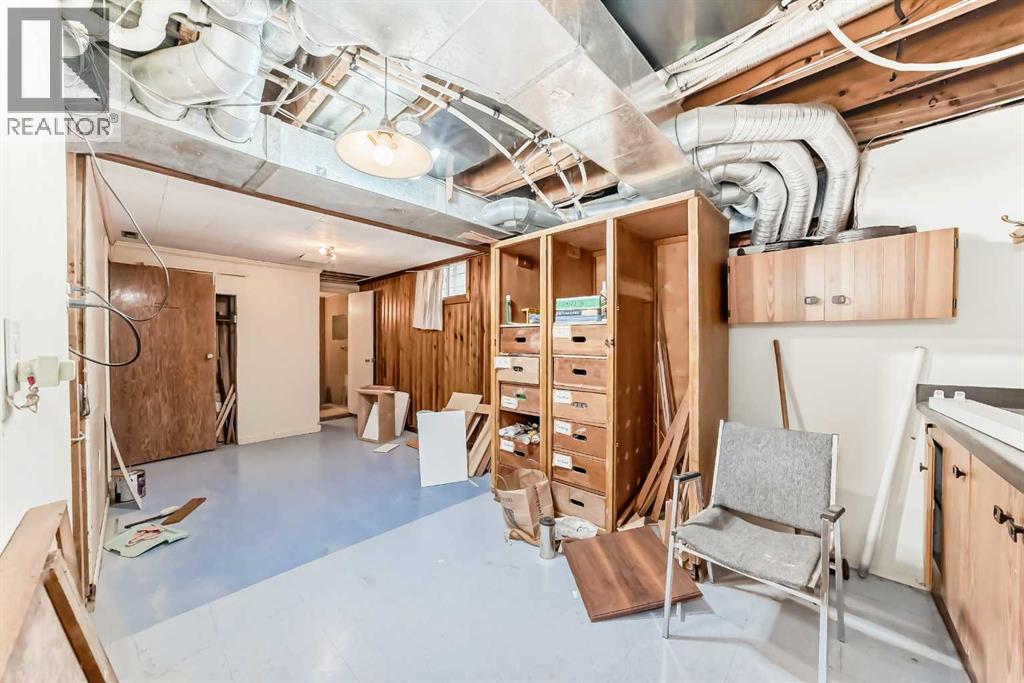 2518 21 Street SW - 36