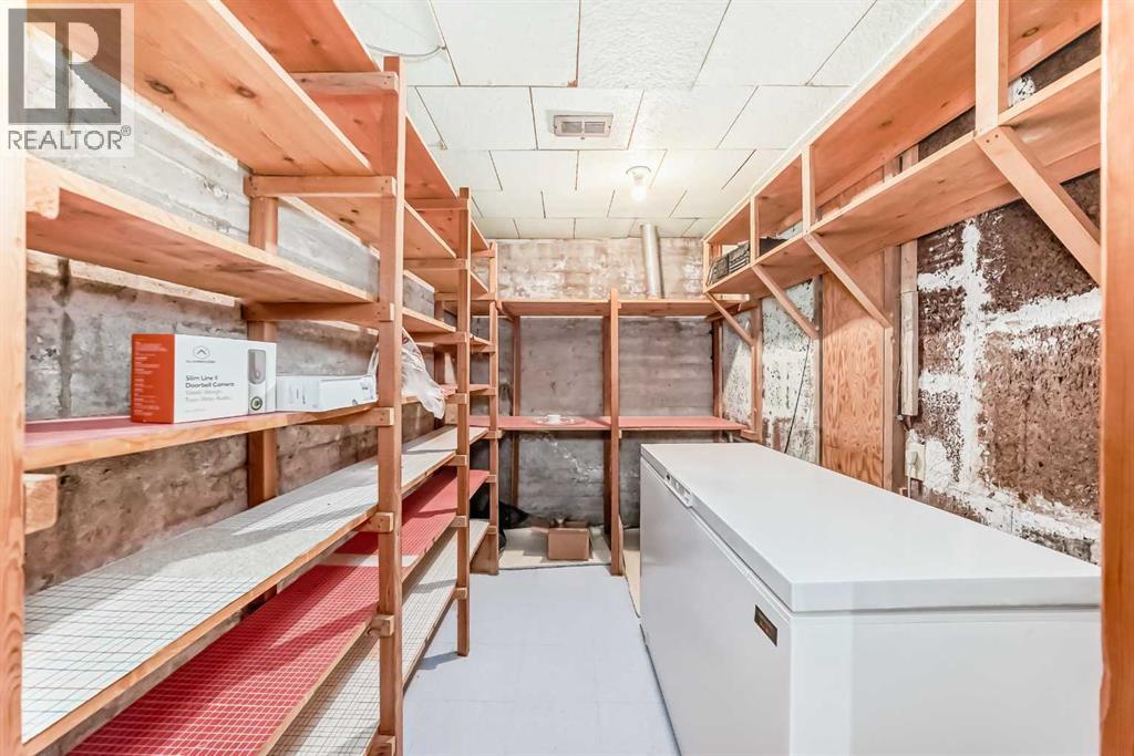 2518 21 Street SW - 37